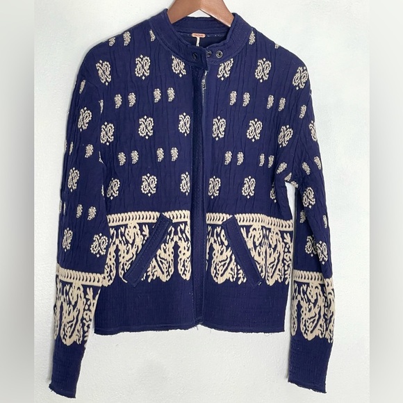 Free People Blue Riveira Pattern Quilted Kantha Stitch Boho Jacket. Size 6 - Picture 2 of 7